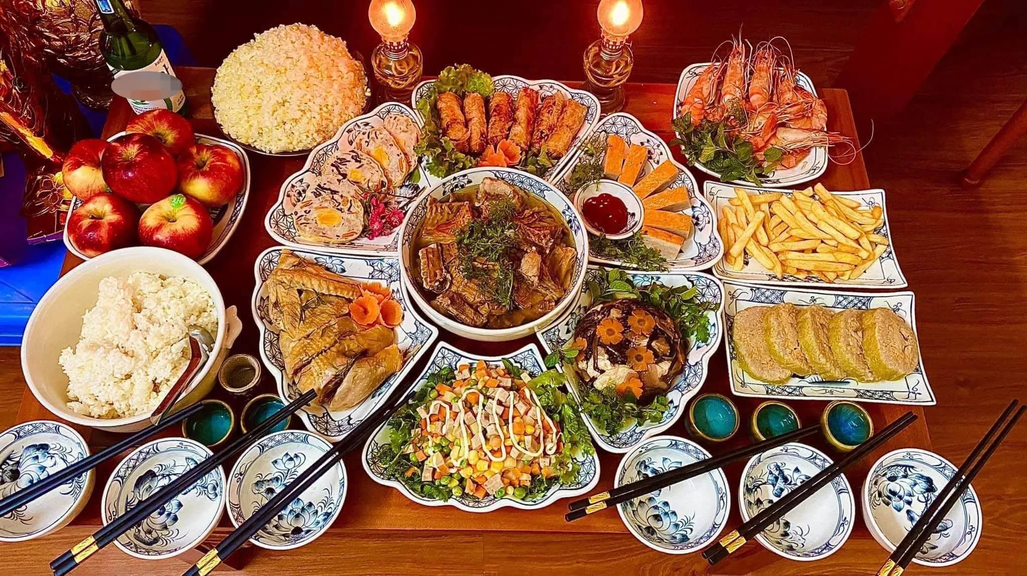 5 Ý Tưởng Trang Trí Bàn Tiệc Tết, Mang Niềm Vui Đoàn Tụ Cho Gia Đình | Viết bởi Bàn Ghế Cafe