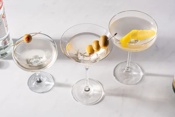 Martini - Ly cocktail kinh điển với thời gian SAL SUN