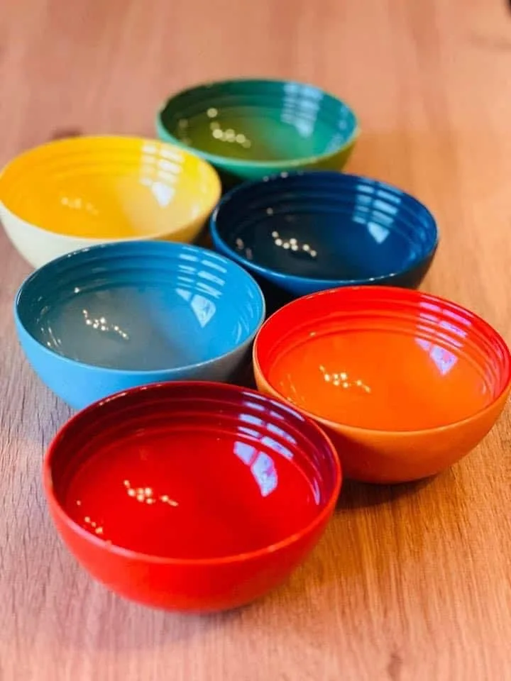 Bát cơm nhiều màu