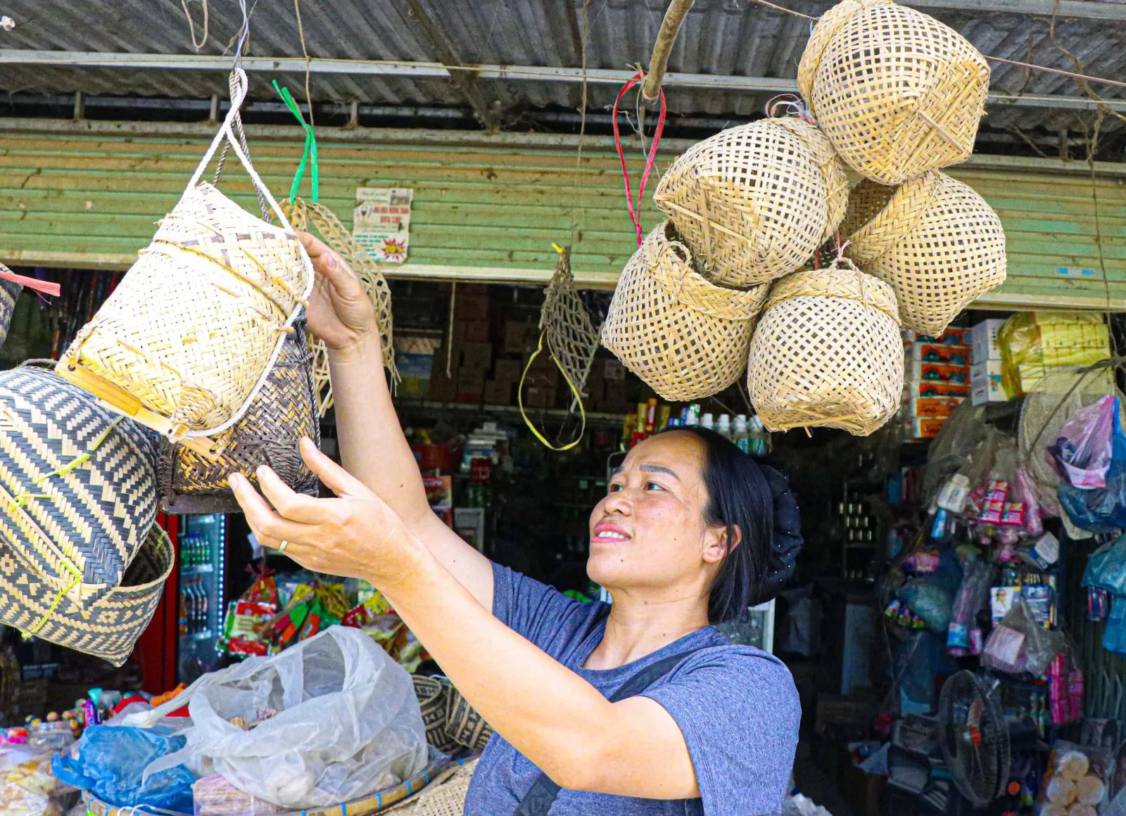 Những sản phẩm độc đáo từ mây tre đan của người Thái ở Điện Biên | baotintuc.vn