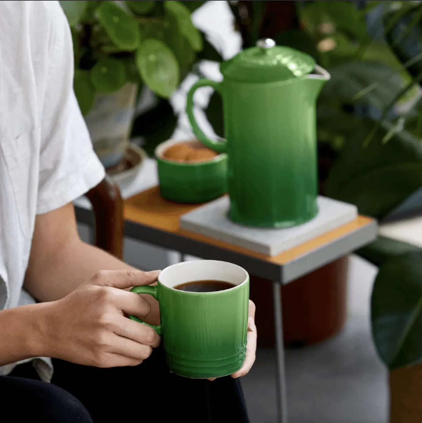 Cốc gốm sứ màu xanh gradient – Iris Home