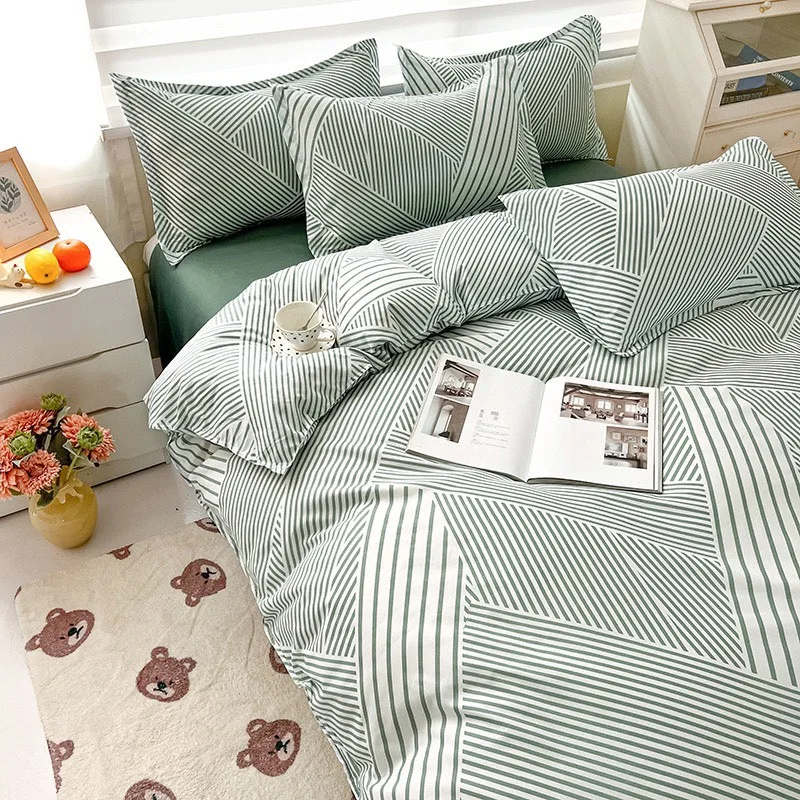 Bộ Chăn Ga Gối 5 Món Cotton Poly Hàn Quốc In Hình Kẻ Sọc Màu Xanh Lá Phối Trên Nền Màu Trắng- CP109 lynconcept.com