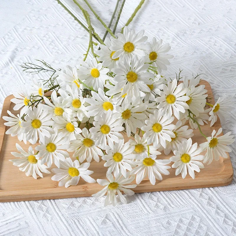 Hoa cúc họa mi giả bằng lụa màu trắng, hoa giả daisy trang trí phòng khách, decor nhà cửa, homestay, chụp ảnh