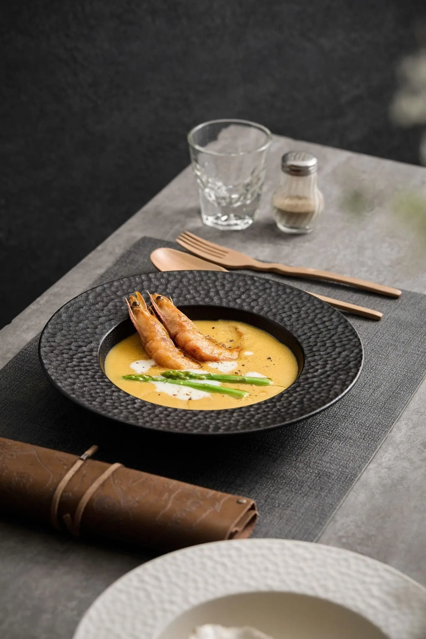 THẬT) Đĩa mì Ý, tô soup sâu lòng vân dập men nhám bóng sang trọng, dĩ – CỬA HÀNG NỘI THẤT LYMDECOR